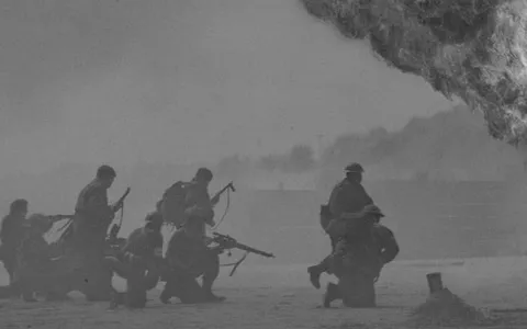silhouette of soldiers